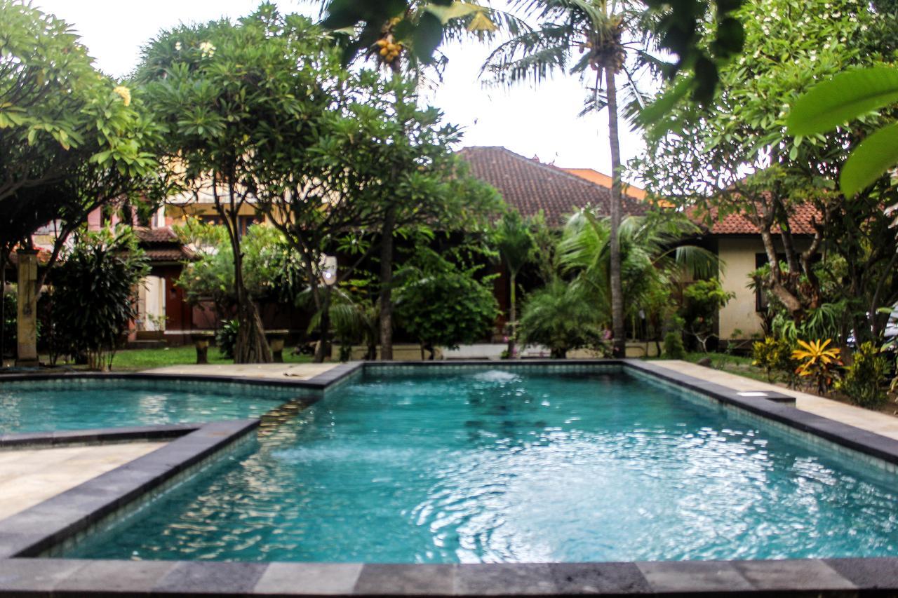 Budhi Beach Inn Kuta  Bagian luar foto