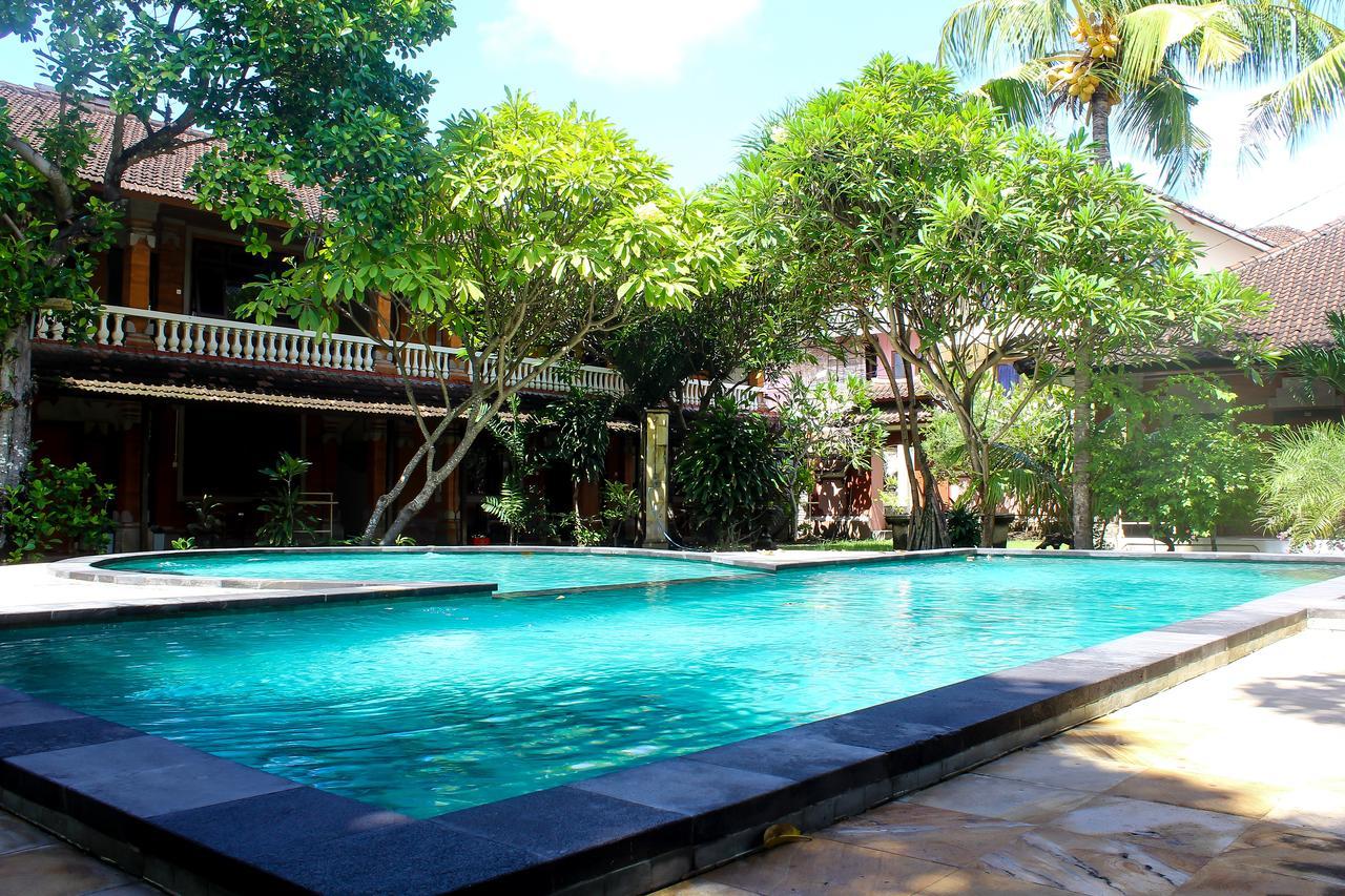 Budhi Beach Inn Kuta  Bagian luar foto