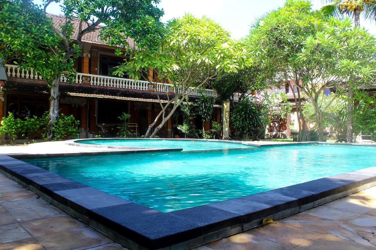 Budhi Beach Inn Kuta  Bagian luar foto