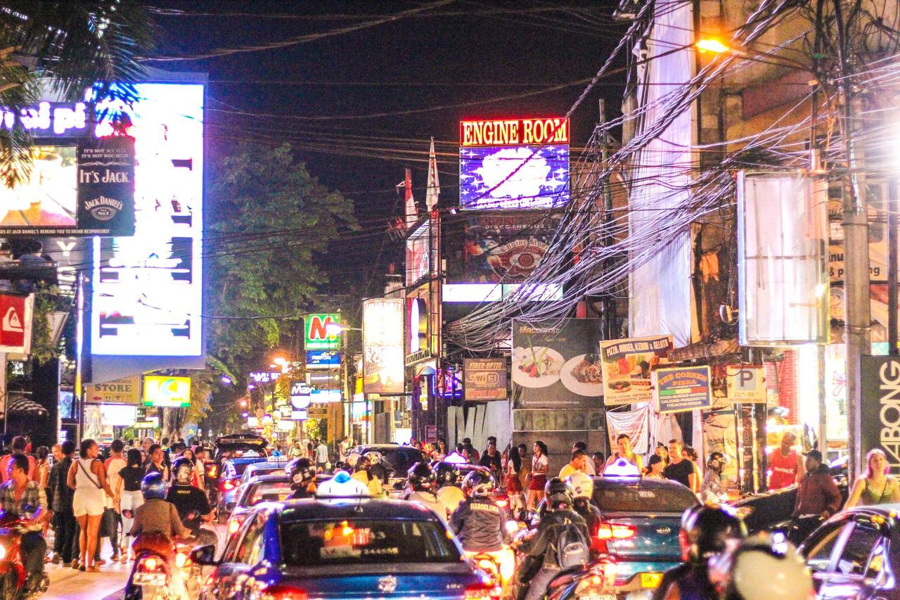 Budhi Beach Inn Kuta  Bagian luar foto