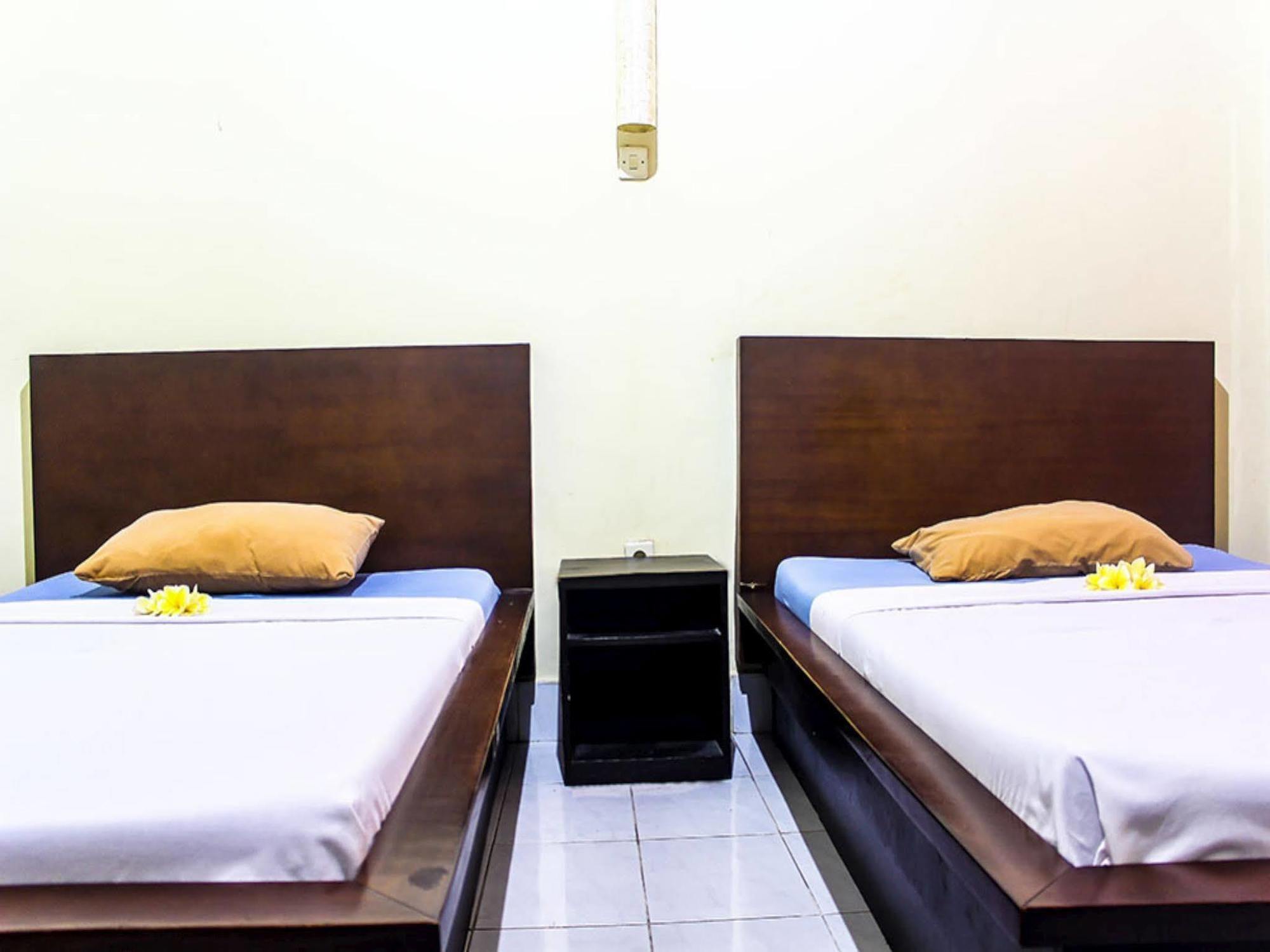 Budhi Beach Inn Kuta  Bagian luar foto