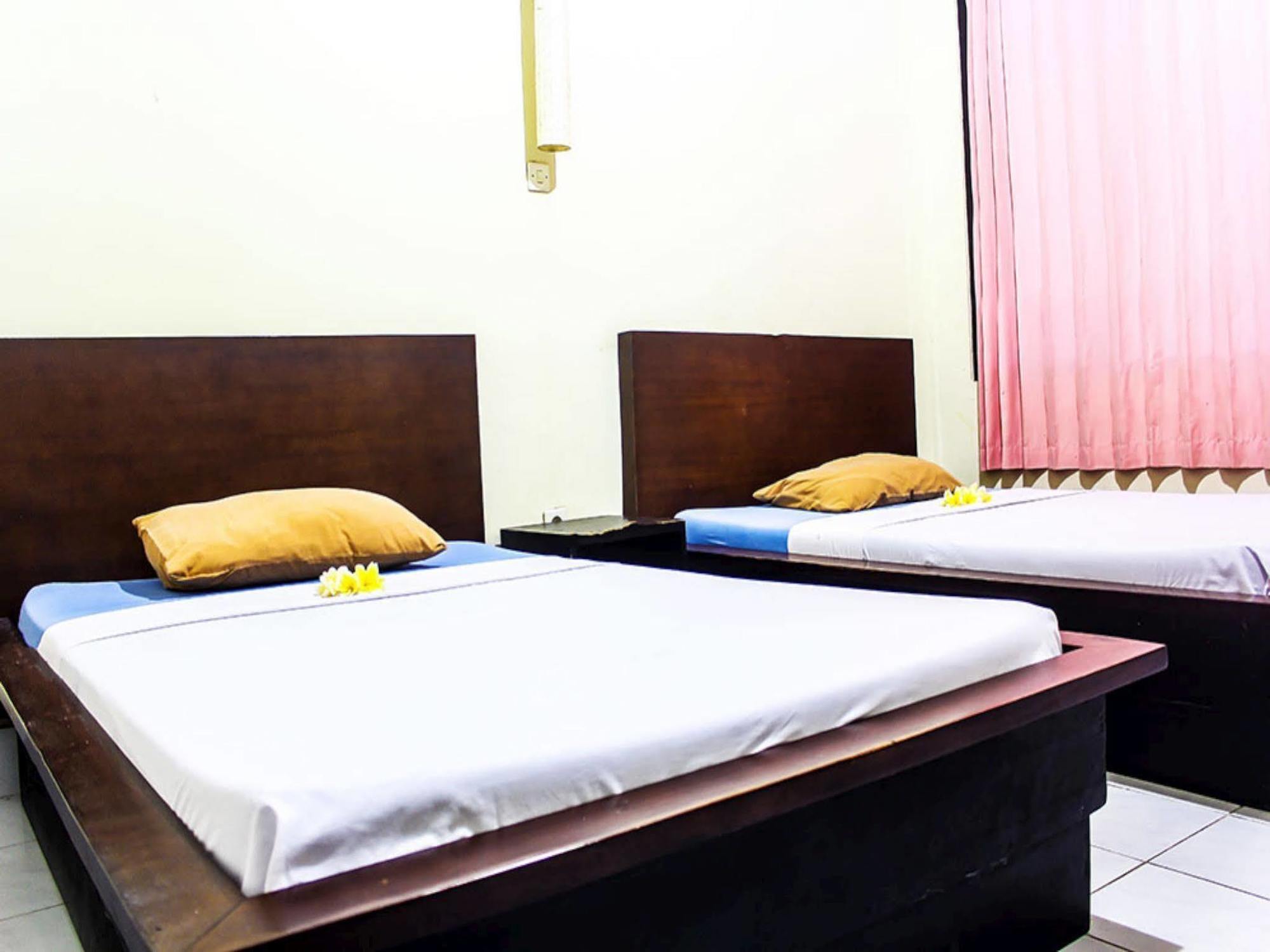 Budhi Beach Inn Kuta  Bagian luar foto