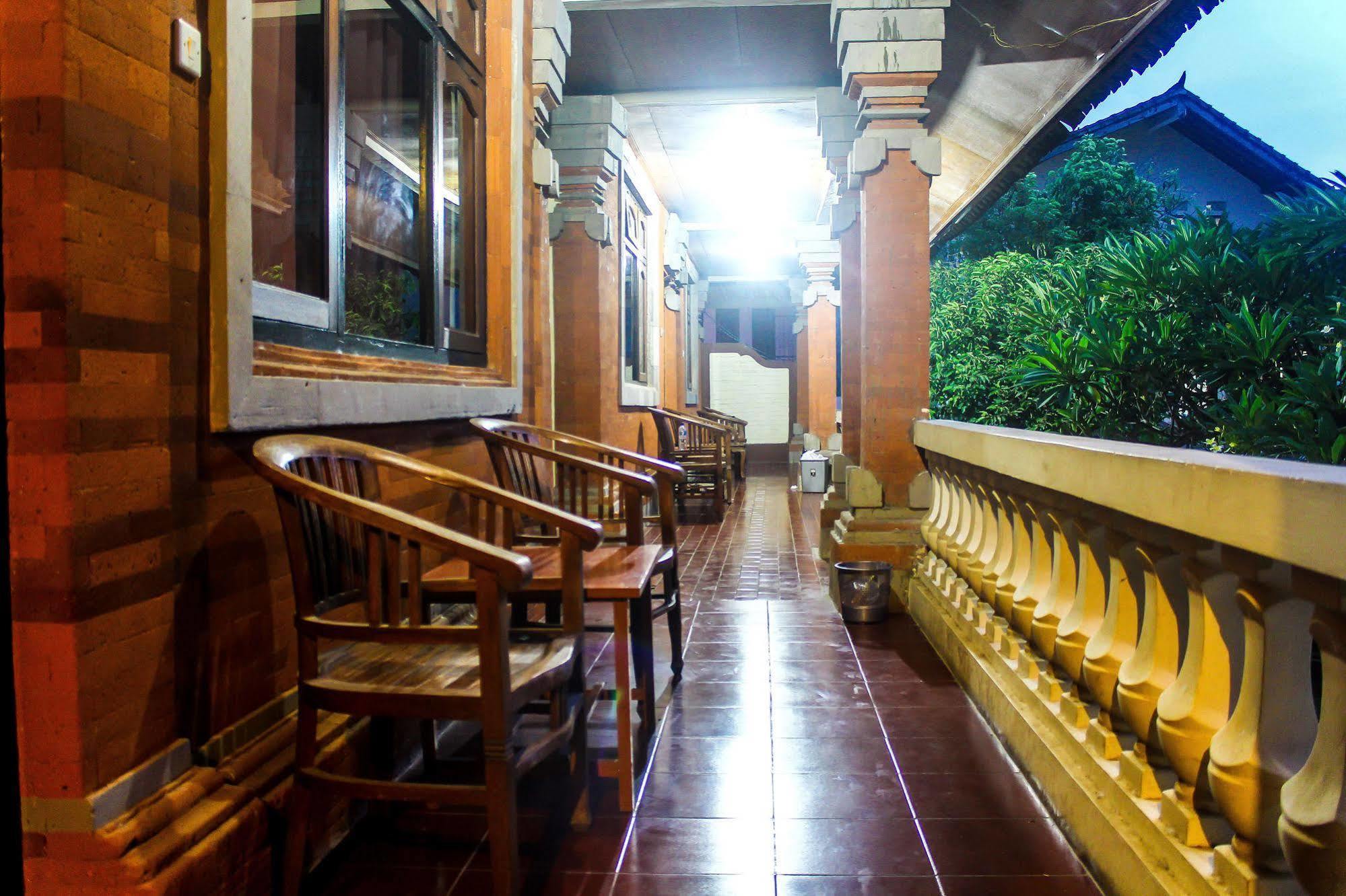 Budhi Beach Inn Kuta  Bagian luar foto