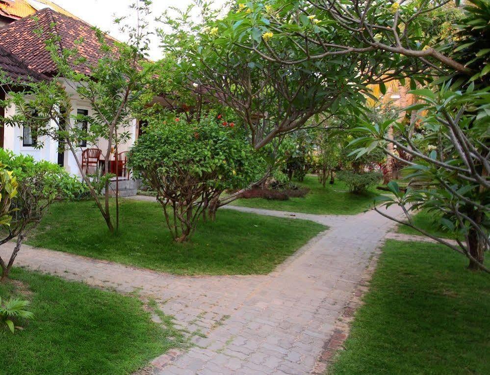 Budhi Beach Inn Kuta  Bagian luar foto
